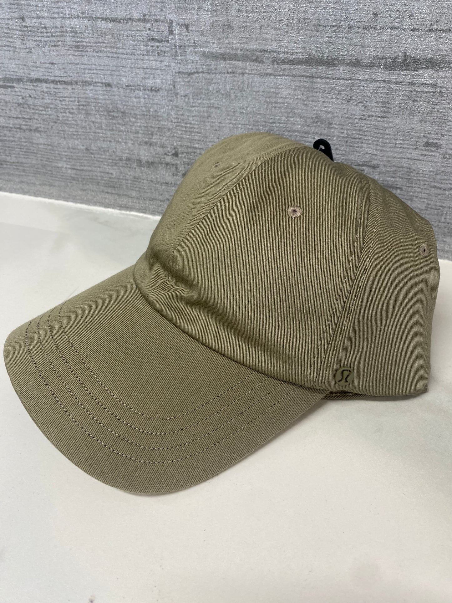 CLASSIC UNISEX BALL CAP
