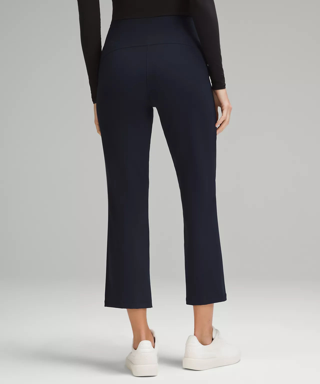 SMOOTH FIT PULL-ON HIGH-RISE CROP