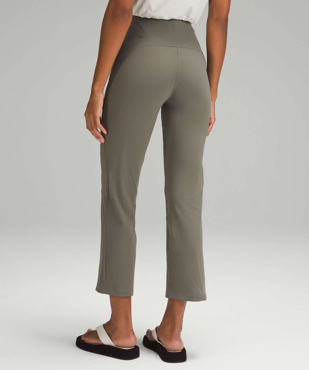 SMOOTH FIT PULL-ON HIGH-RISE PANT