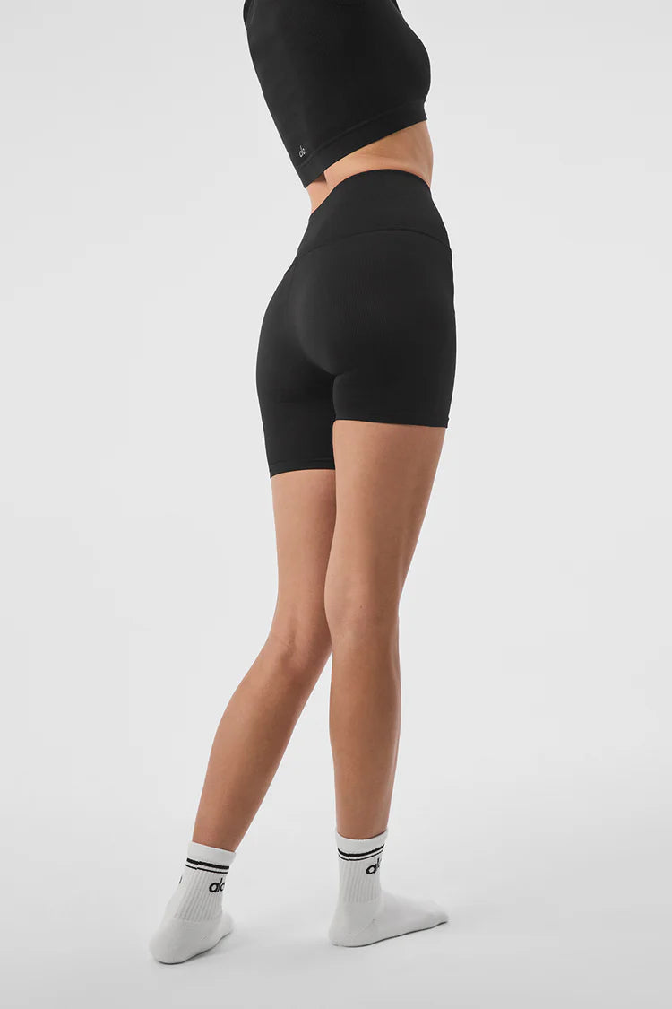 SEAMLESS RIBBED FAVORITE SHORT